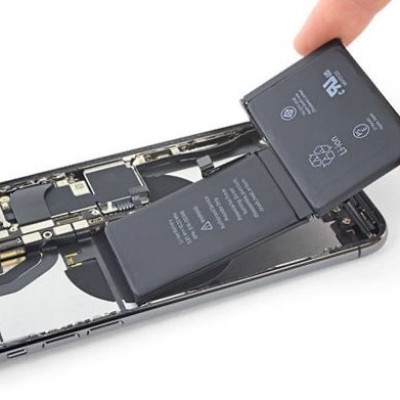 Service Baterai iPhone